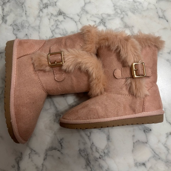 Girls Buckle Faux Fur Chalet Boots - Pink - Picture 3 of 8